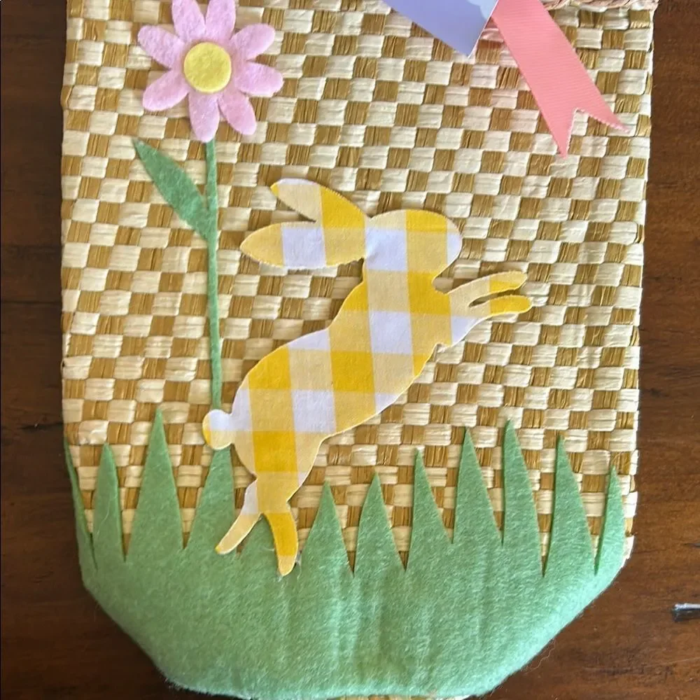 Kohl’s Woven Basket with Pink Bow and bunny design NEW wine cover